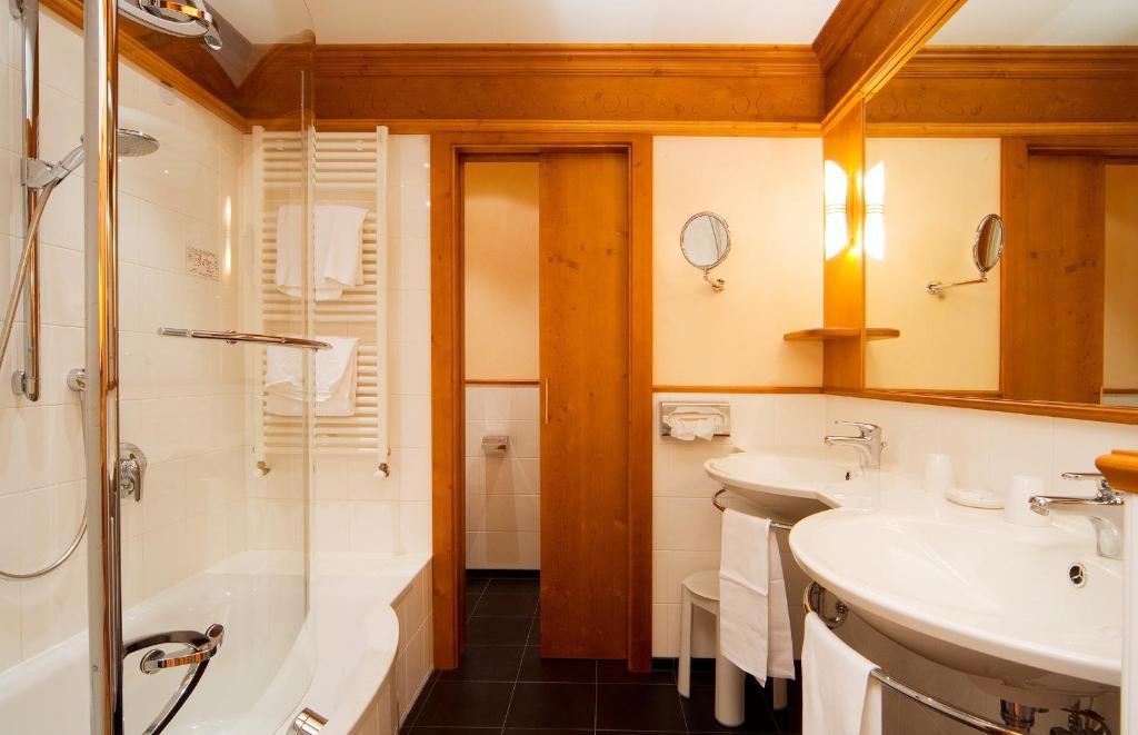 Alpin & Vital Hotel La Perla Ortisei Szoba fotó